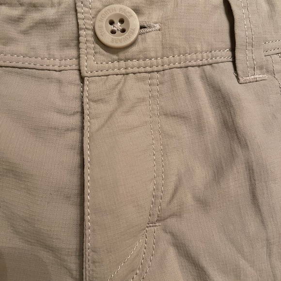 Women’s Taupe lightweight shorts by The North Face size 4 - Picture 9 of 12